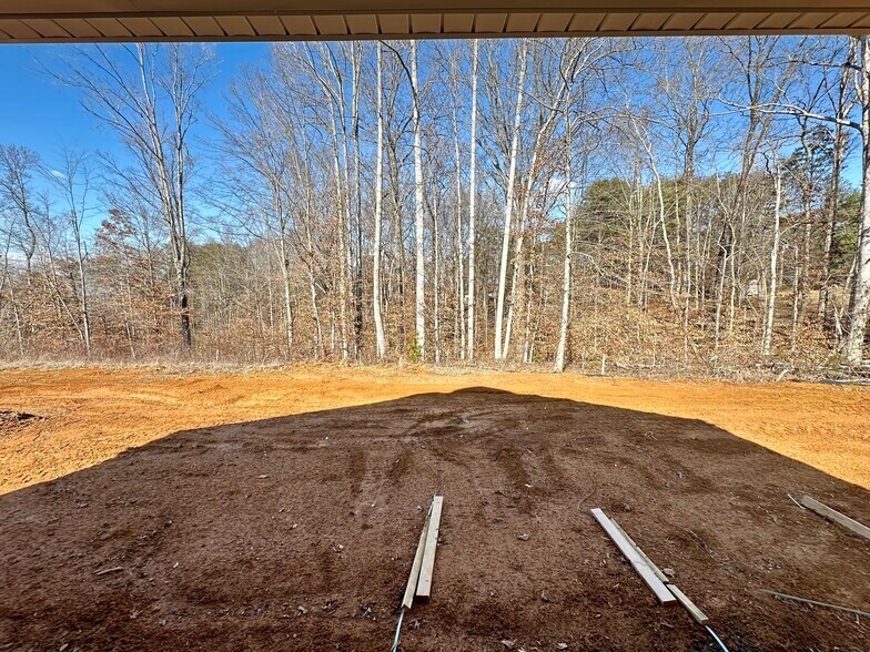 Building Photo - 210 Kinniard Rd