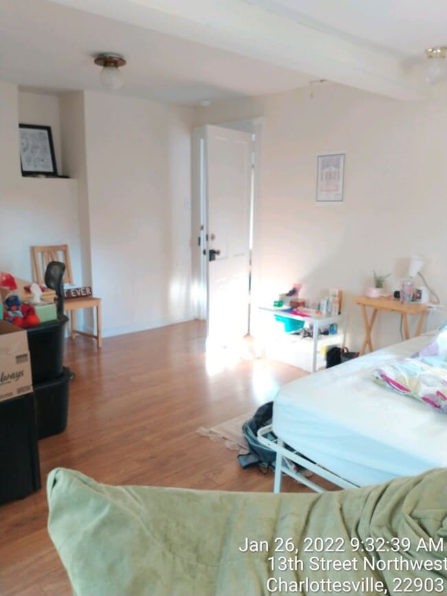 Building Photo - Heart of UVA 13th St  4 BR, 2.5  Bath house within walking distance of UVA