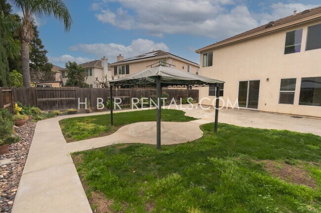 Building Photo - Spacious 4-Bedroom Gem on Glenhaven Drive – Your Perfect Tracy Retreat!