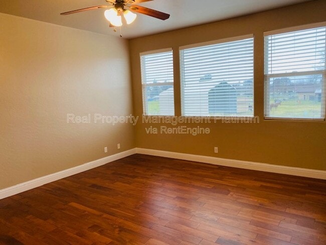 Building Photo - 1875 N Belvedere Ave