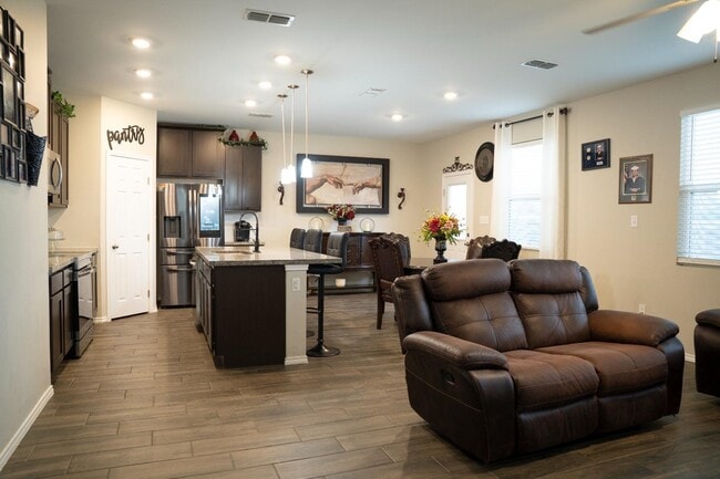 Building Photo - 4207 Lorisa Dr