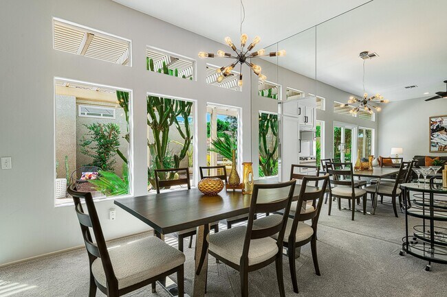 Building Photo - 7 Florentina Dr