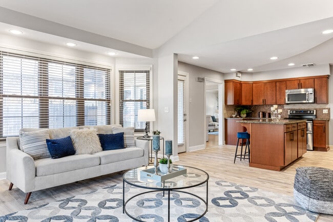 Building Photo - 221 Brighton Way