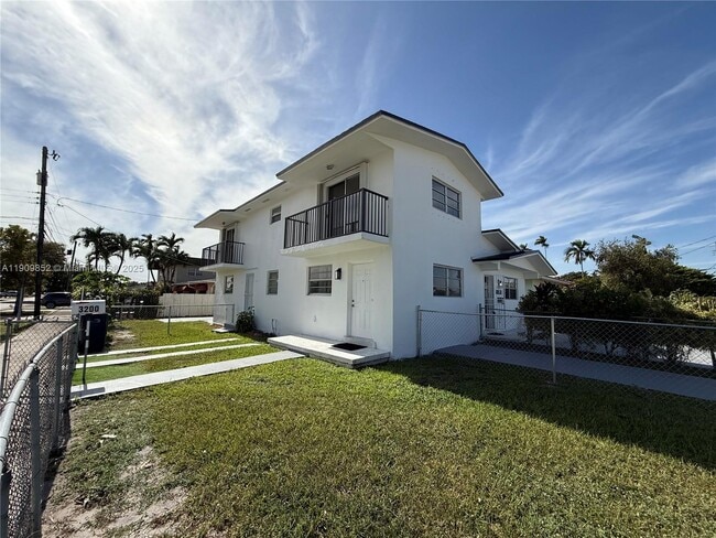 Building Photo - 3200 SW 88th Pl