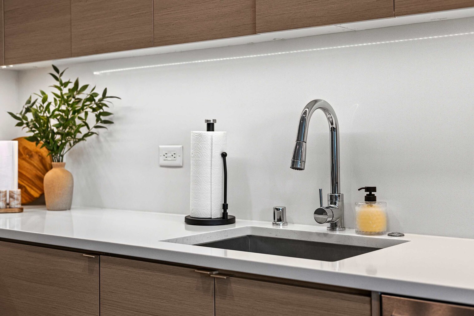 Building Photo - 1049 Seventh Avenue-SI FL7-ID1228264P