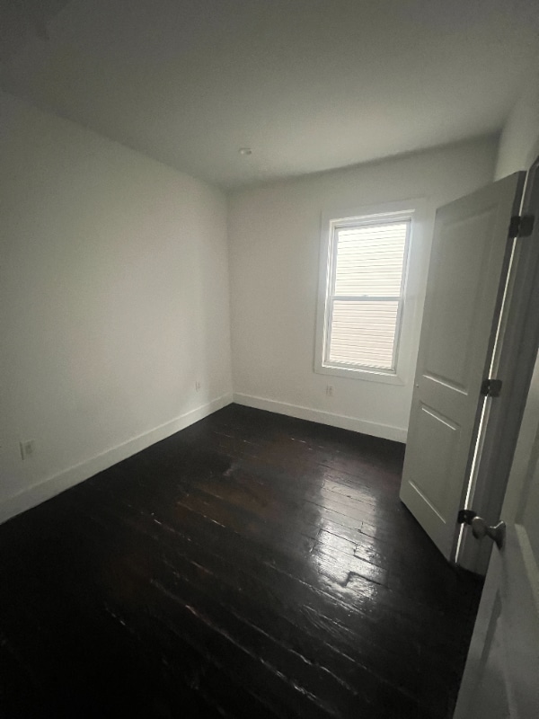 Building Photo - 875 S 14th St