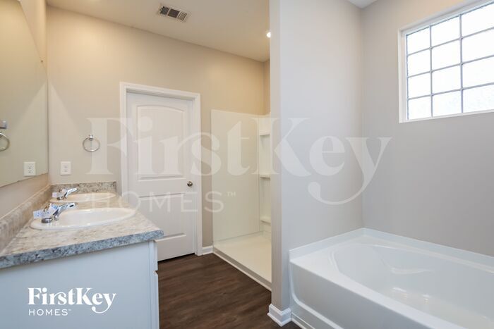 Building Photo - 113 Starbuck Parkway