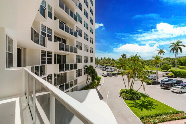 Building Photo - 2800 N Flagler Dr