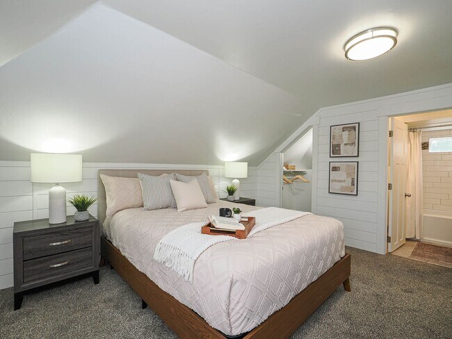 Building Photo - NEWLY REMODELED HISTORIC HOME IN DOWNTOWN PLEASANT GROVE!