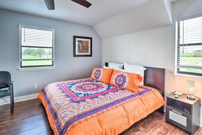 Building Photo - 15805 Richards Dr