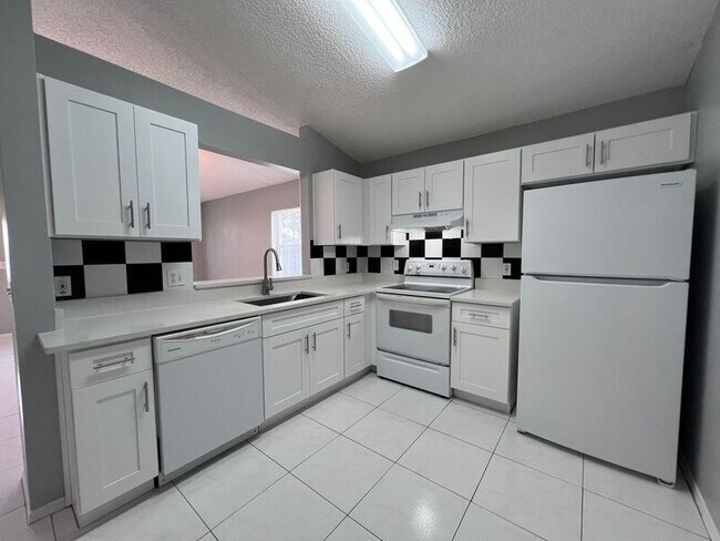 Building Photo - 1114 Shoshanna Dr