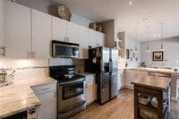 Building Photo - 5300 Peachtree Rd