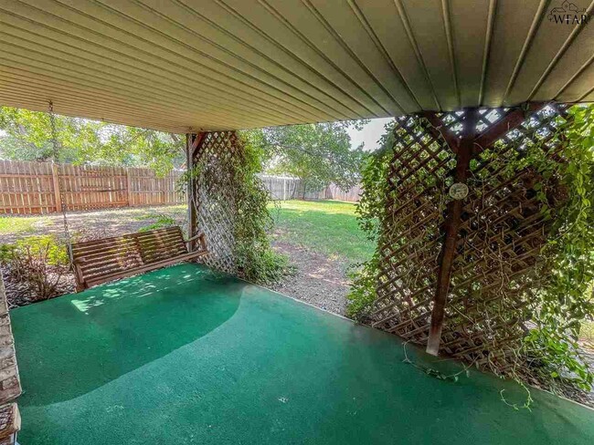 Building Photo - 4624 Trailwood Dr
