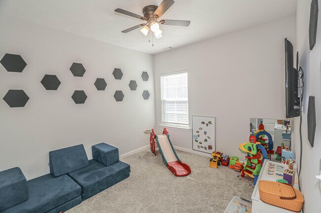 Building Photo - 550 Jensen Ln