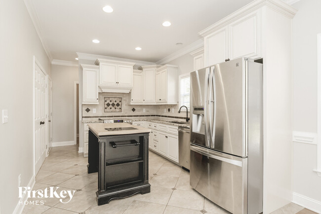 Building Photo - 6683 Knob Hill Ct