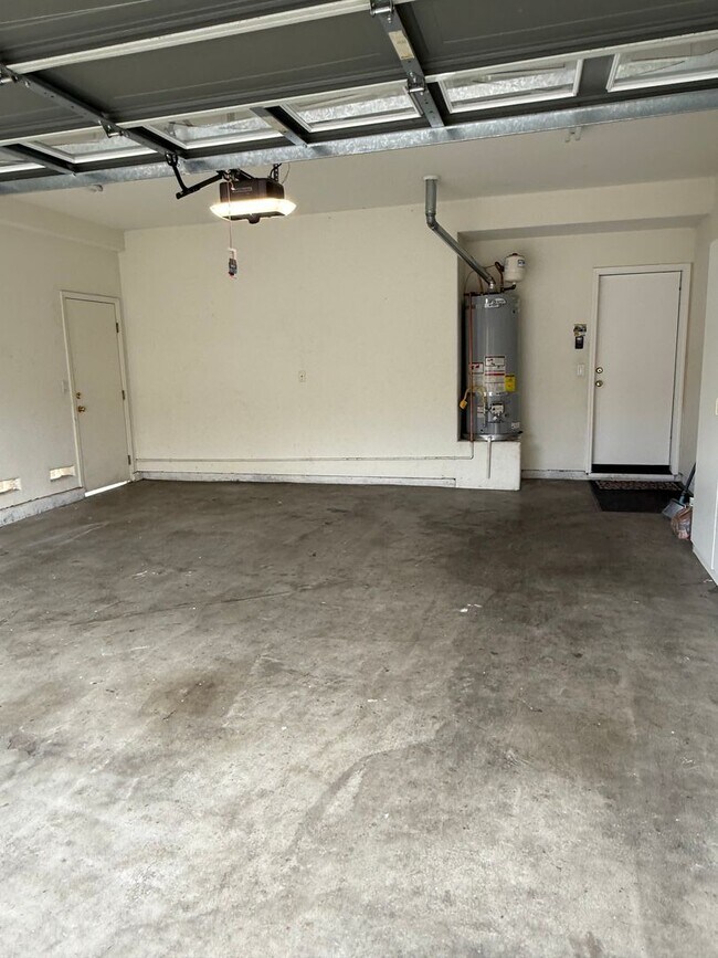 Building Photo - 505 Flora Spring Ct