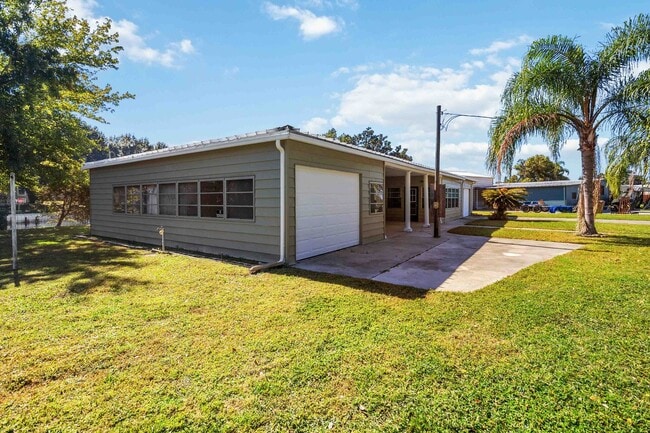 Building Photo - Charming 2BR/2BA Waterfront Home for Rent ...