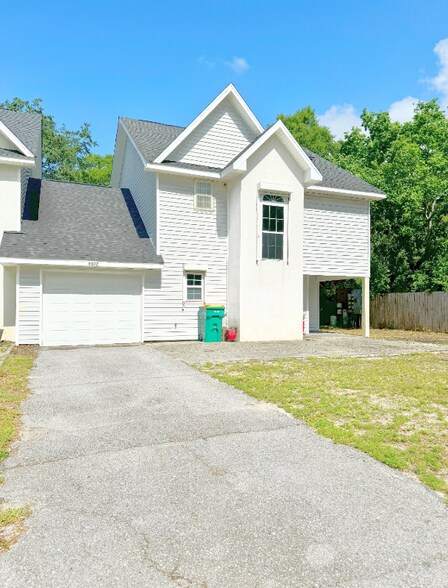 Primary Photo - 1002 Hondo Ave