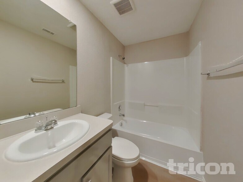 Building Photo - 11151 N Lake Mist Ln