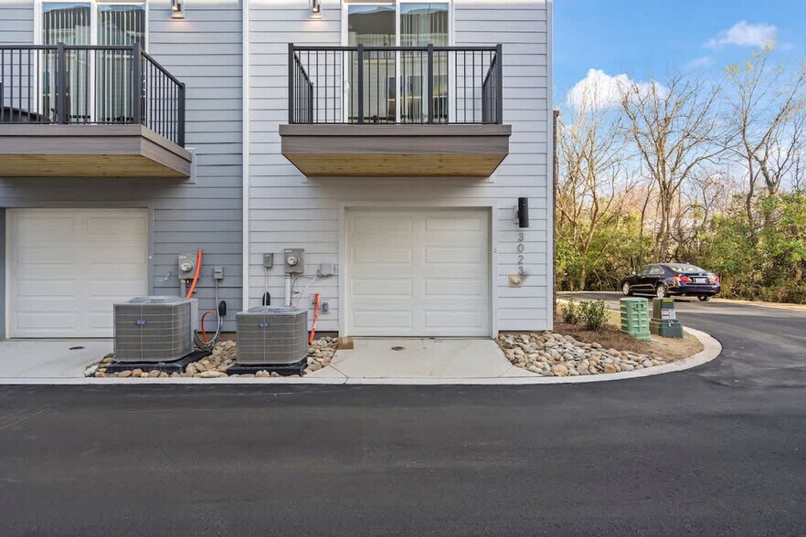 Building Photo - 3023 Jolene Ct