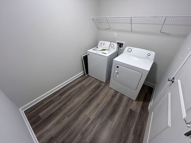 Building Photo - LARGE NEW CONSTRUCTION HOME AVAILABLE AUGU...