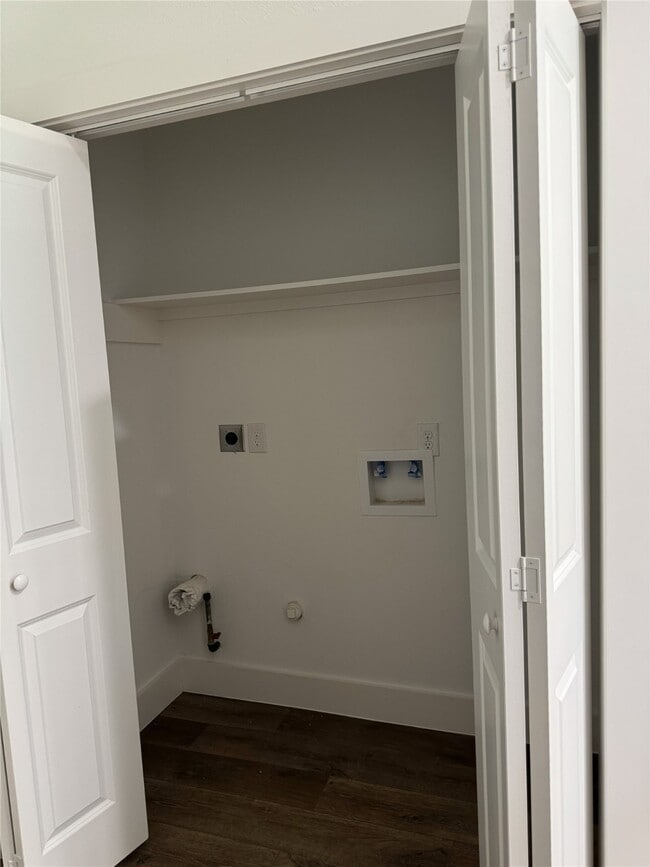 Building Photo - 8437 Winthrop Ln