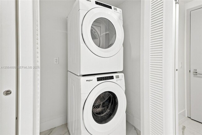 Building Photo - 1179 E Hallandale Beach Blvd