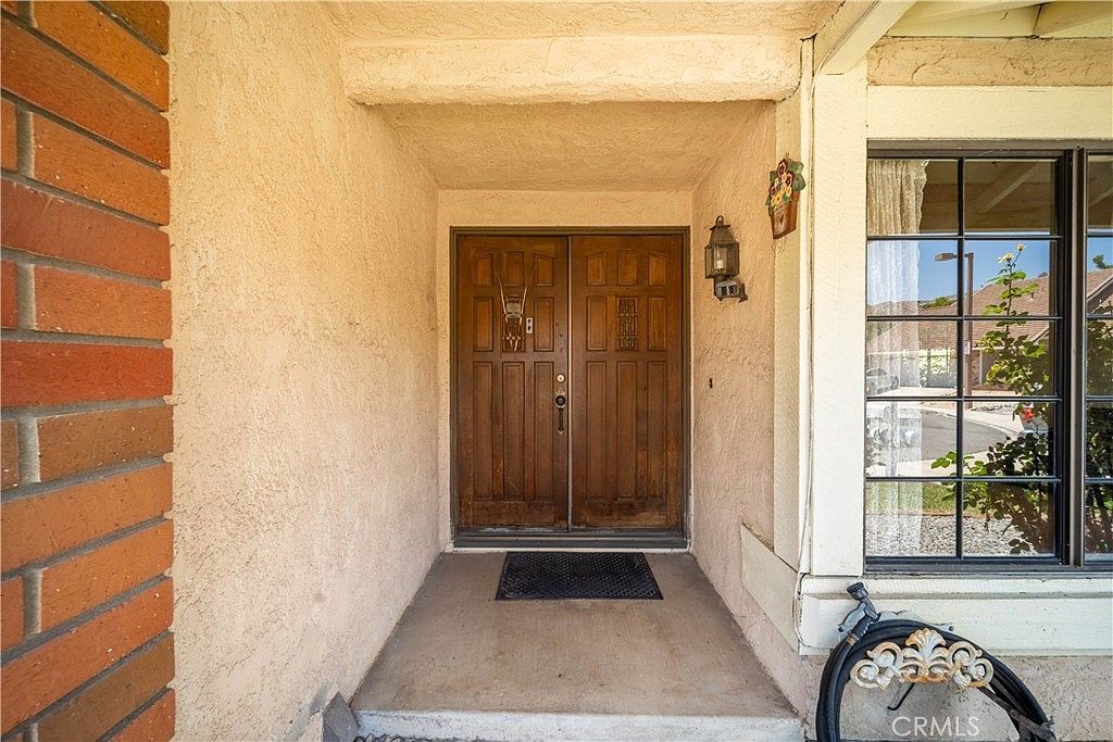 Building Photo - 3 Bonanza Ct