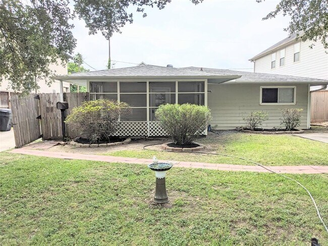 Primary Photo - 1005 Rosepoint Dr