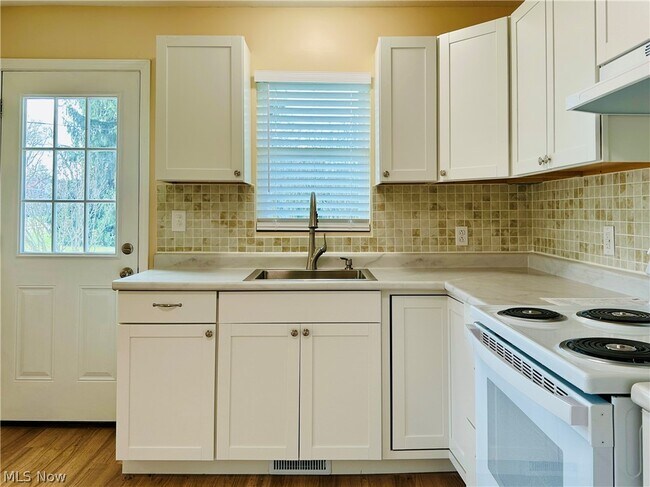 Building Photo - 4913 Dunsmore Ave