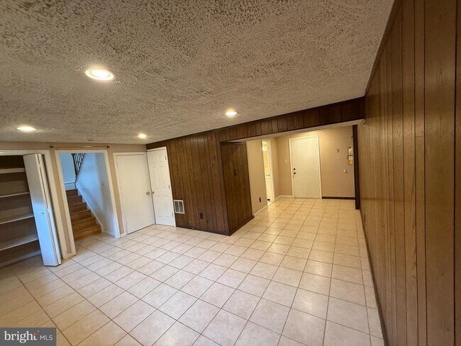 Building Photo - 5056 Kenerson Dr