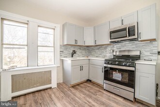 Building Photo - 307 Lincoln Ave