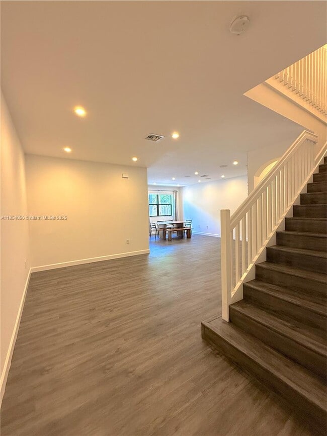 Building Photo - 4228 SW 166th Ct
