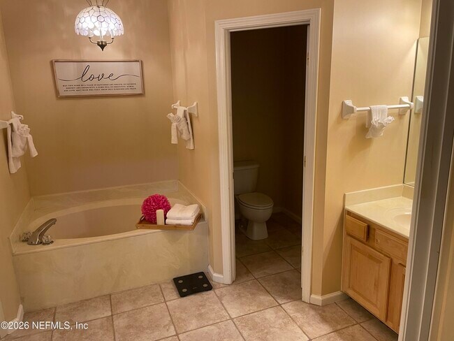 Building Photo - 2543 Willow Creek Dr