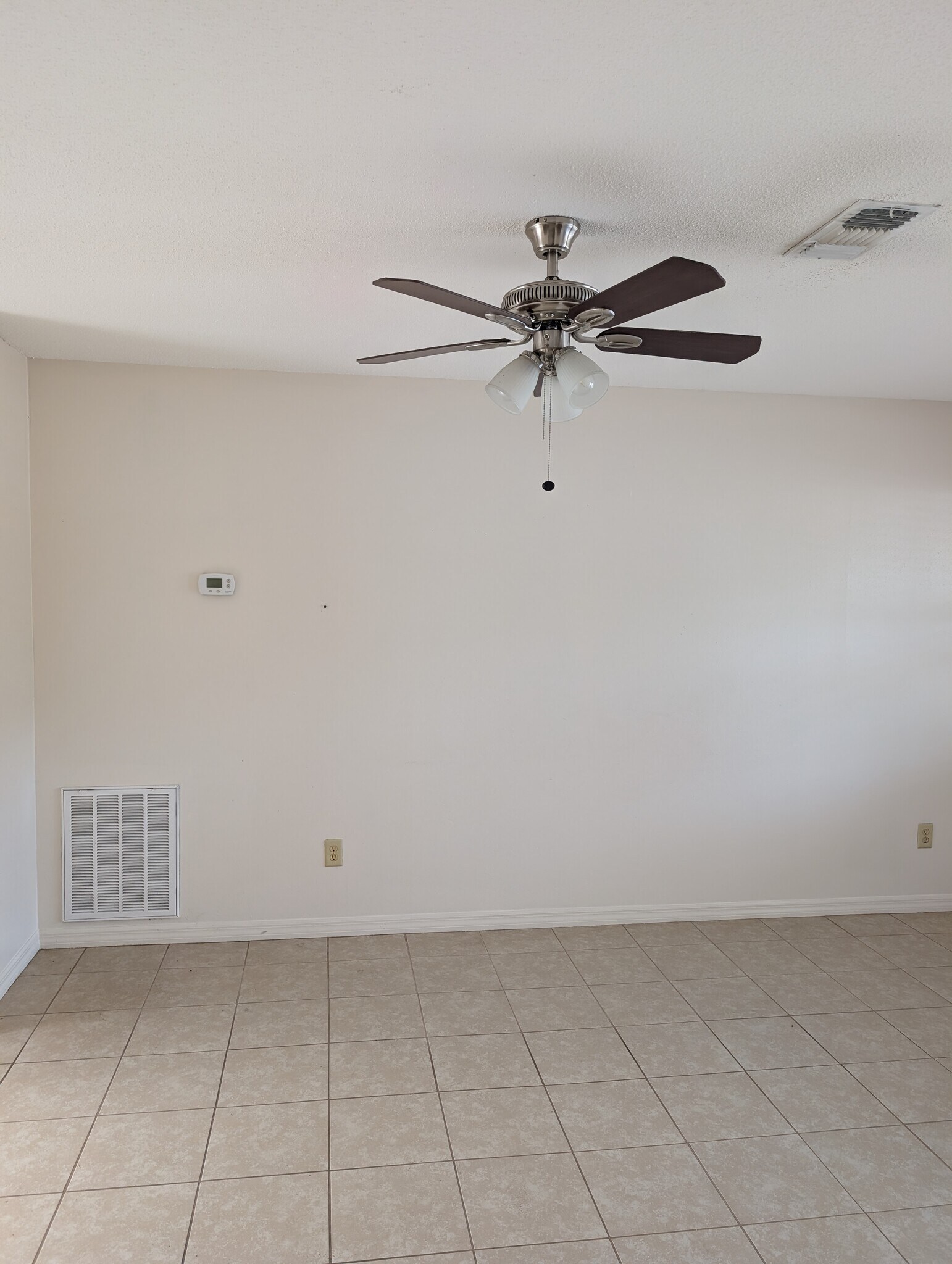 Building Photo - 371 NW Lake City Ave