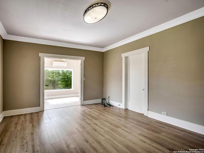 Building Photo - 132 Perry Ct