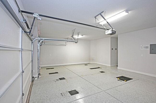 Building Photo - 1434 Oaklawn Dr