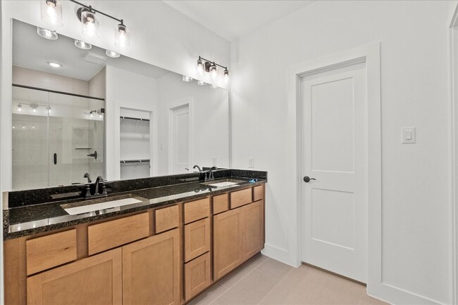 Building Photo - 10123 Crescendo Wy