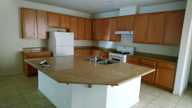 Building Photo - 2382 Via Barranca St