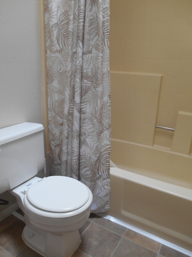 Building Photo - 898 Rhinegold Way