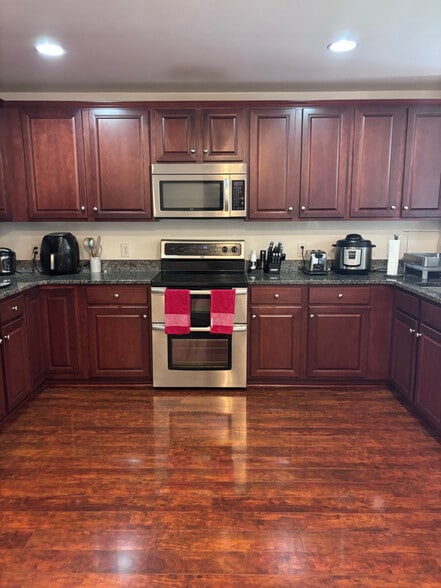 Building Photo - 412 Vinicio Dr