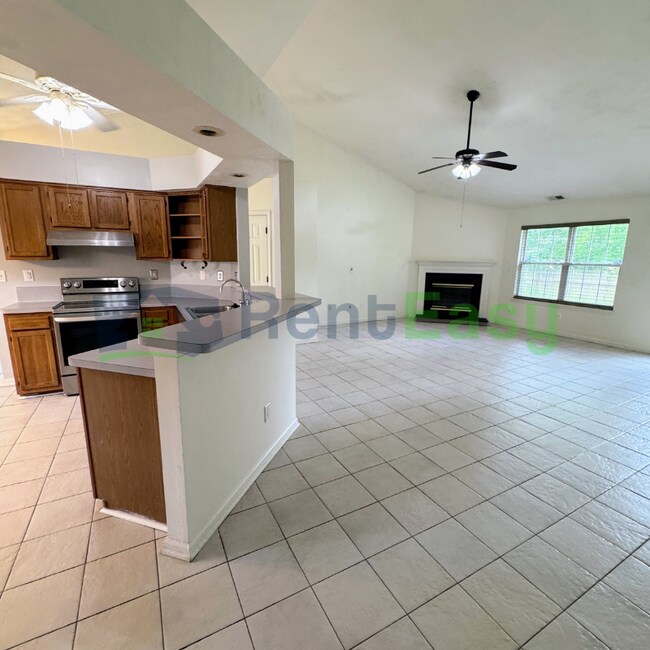 Building Photo - 2038 Coral Ivy Ln