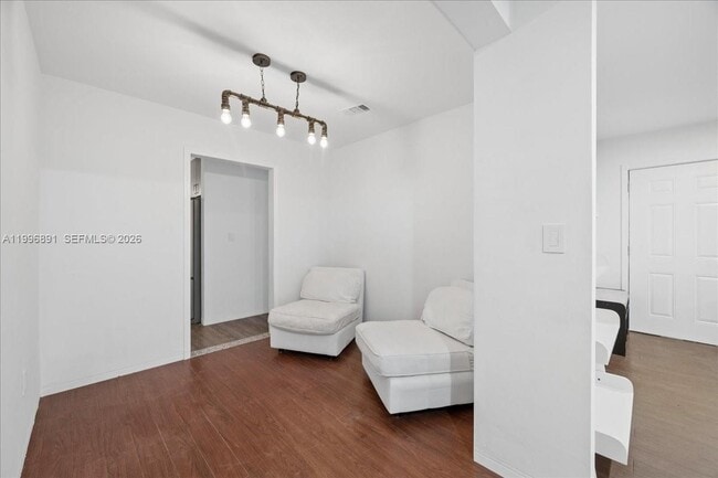 Building Photo - 3490 William Ave