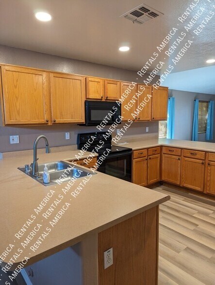 Building Photo - 17728 N Cornerstone Trail