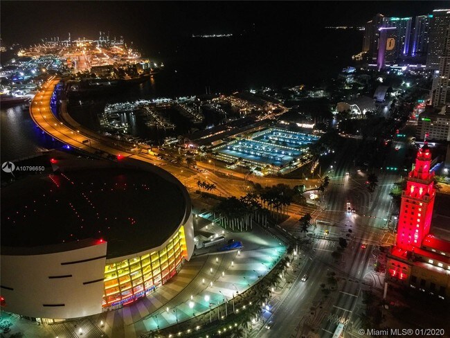 Building Photo - 888  Biscayne Blvd  4603 Miami Fl 33132