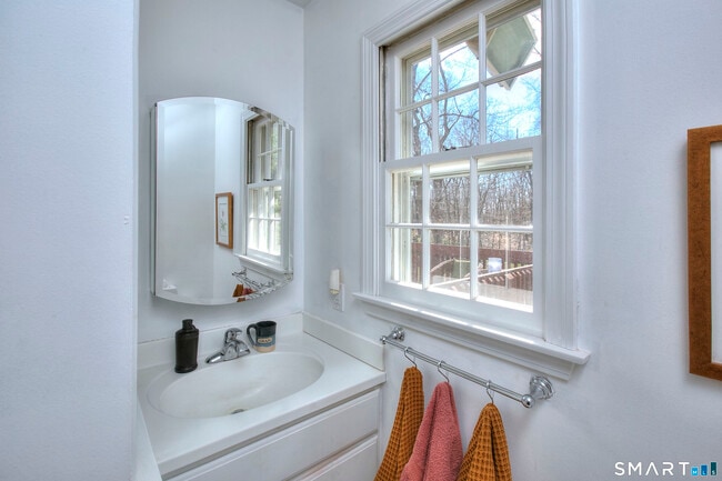 Building Photo - 7 Richmond Hill Rd