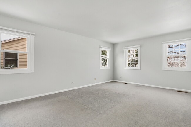 Building Photo - 1000 Cumberland Ln