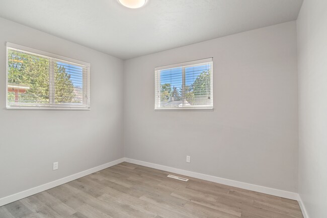 Building Photo - Kiene Donjean