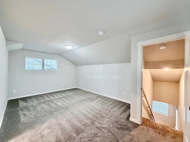 Building Photo - 8153 SE Crabapple St