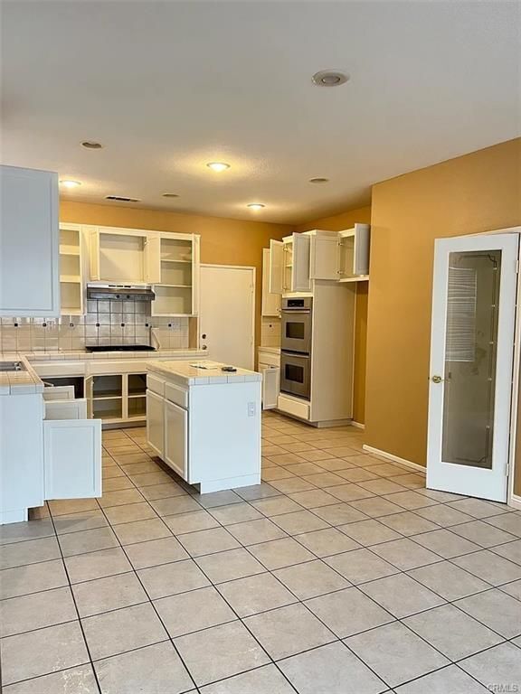 Building Photo - 28379 Hillsdale Ave